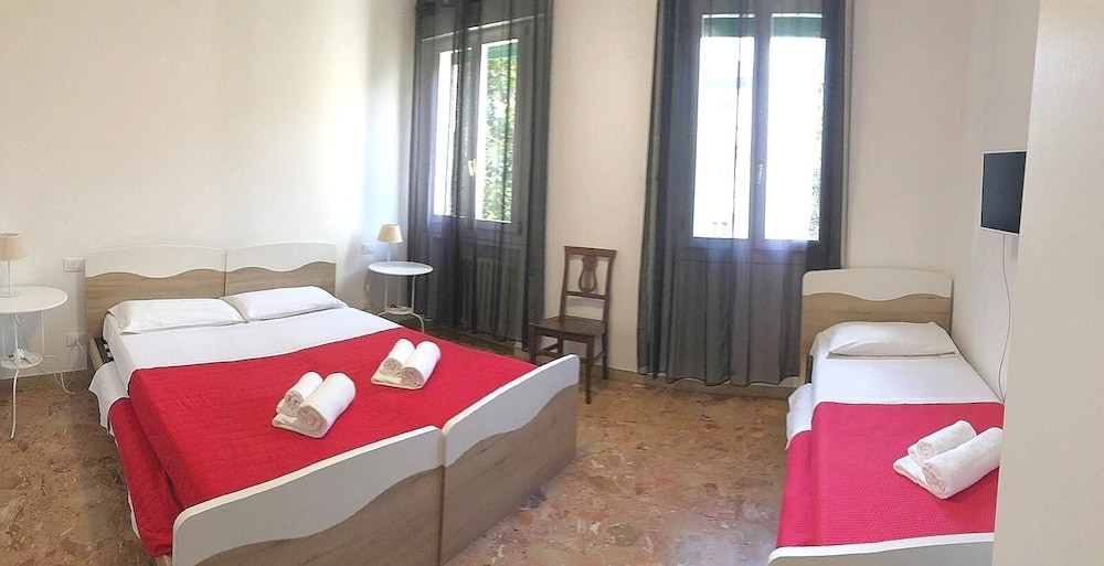 Triple Room, Shared Bathroom photo 1