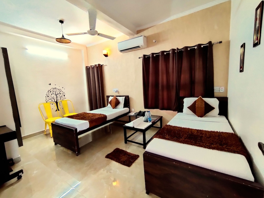 Deluxe Room, 1 Double Bed, Non Smoking photo 2