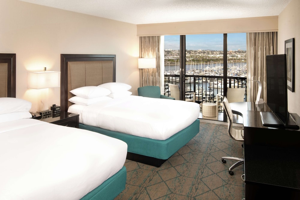 Superior Room, 2 Queen Beds, Marina View, High Floor