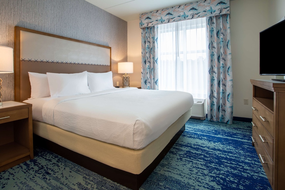 Suite, 1 King Bed, Accessible, Bathtub - Photo 4