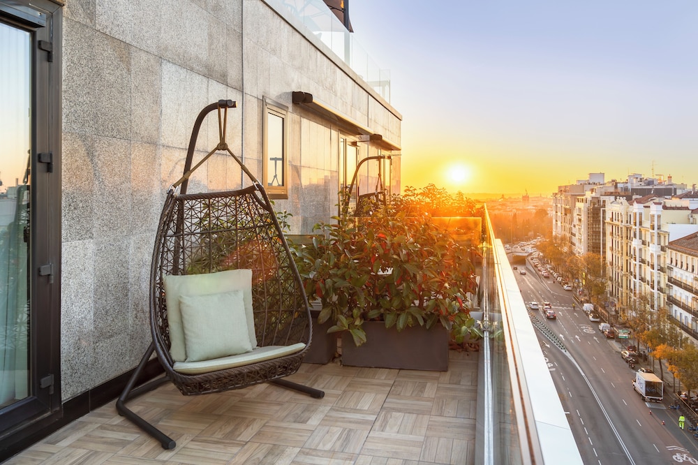 Deluxe Room, Terrace, City View