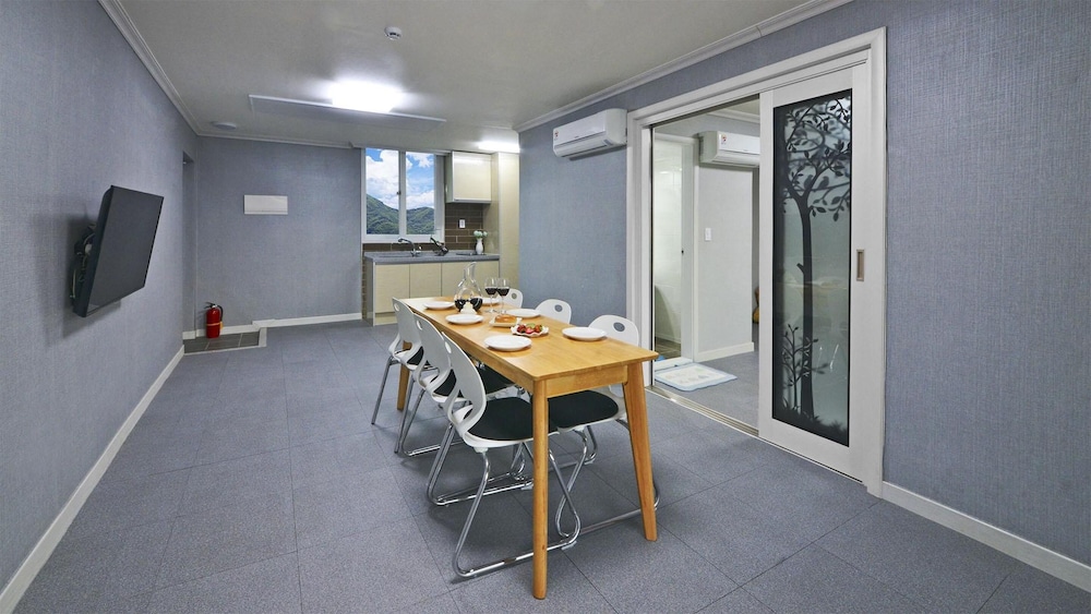 Basic Room, 1 Bedroom (305) - Photo 3