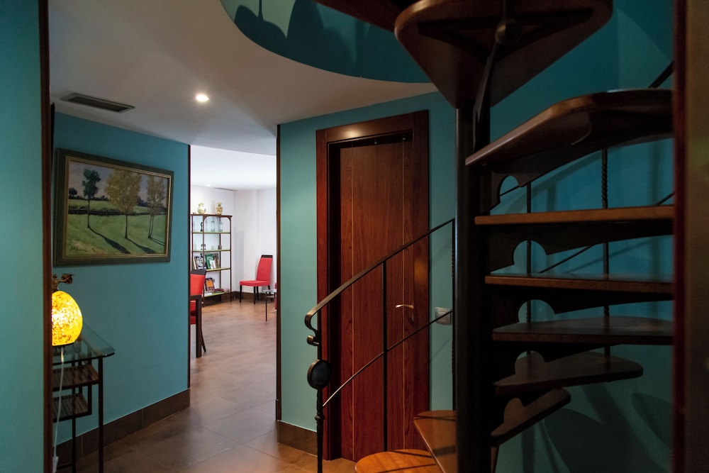 Duplex, 2 Bedrooms - Photo 11