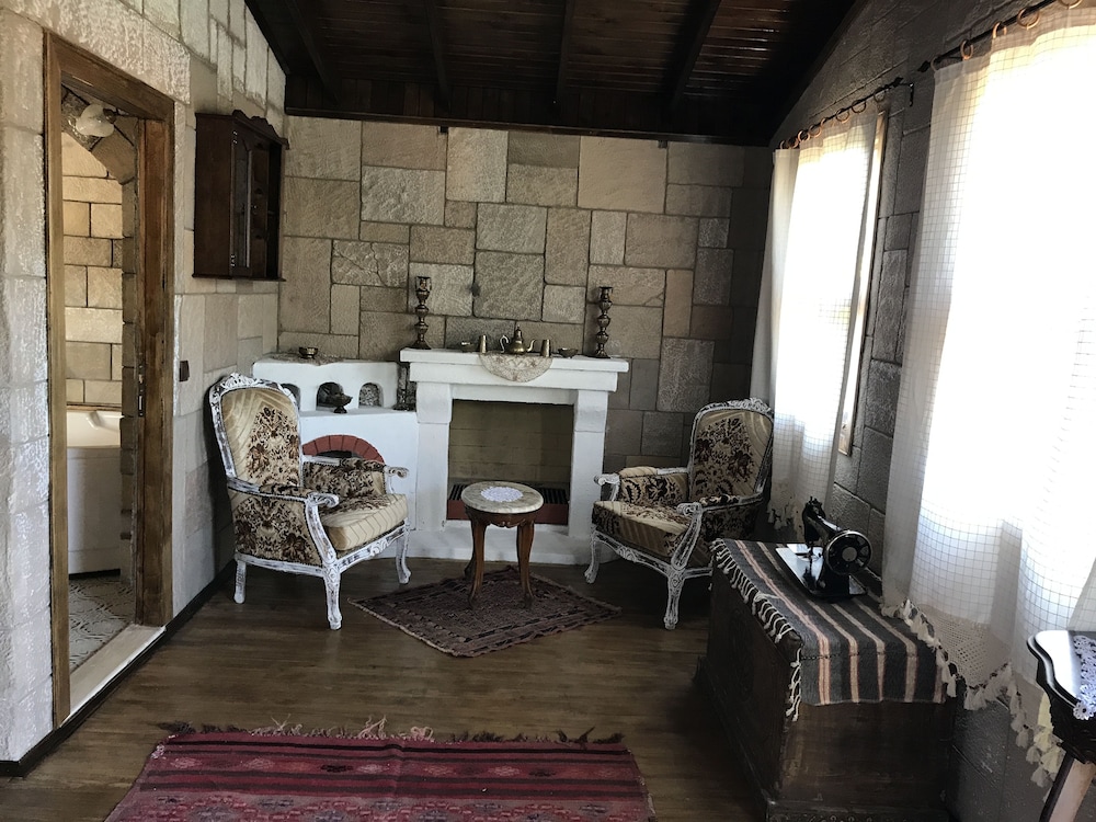 Honeymoon Double Room, 1 Bedroom, Bathtub photo 1