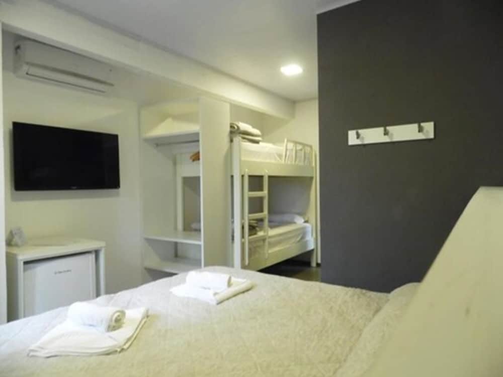 Standard Room, 1 Queen Bed, Garden View photo 3