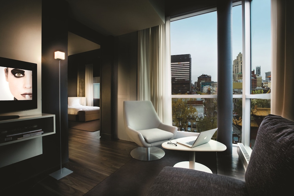 Panoramic Room, 1 Queen Bed - Photo 1