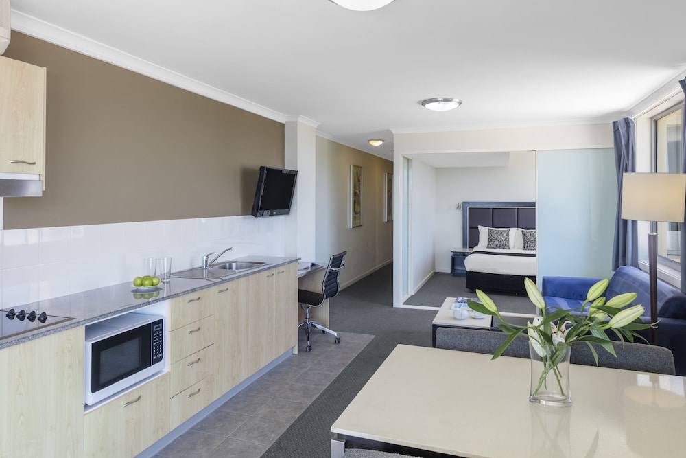 Two Bedroom Apartment - Photo 3