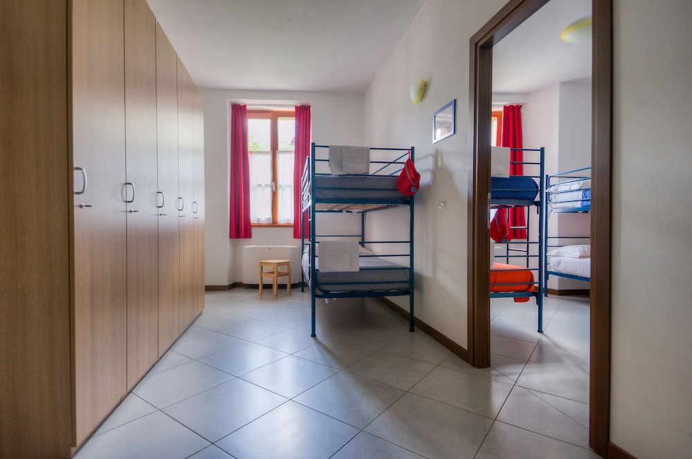 Shared Dormitory, 2 Bedrooms, Ensuite photo 1