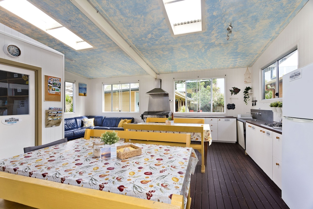 6 Bed Bunk Family Gamping Tent photo 2