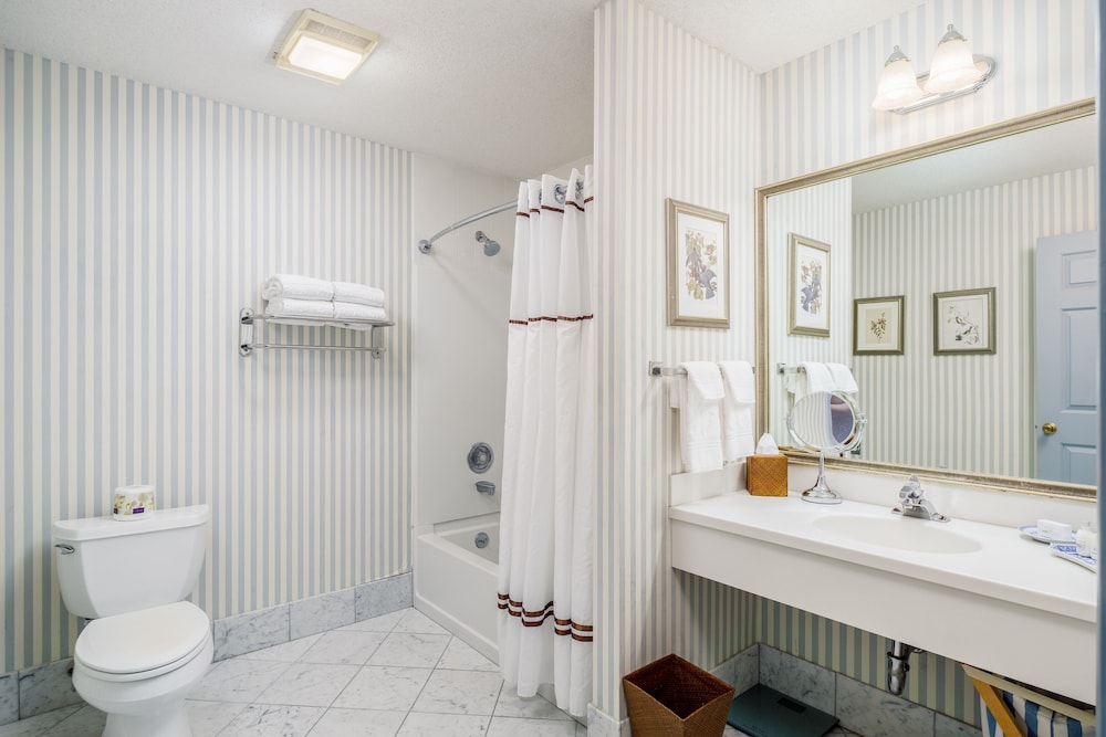 Suite - Photo 5