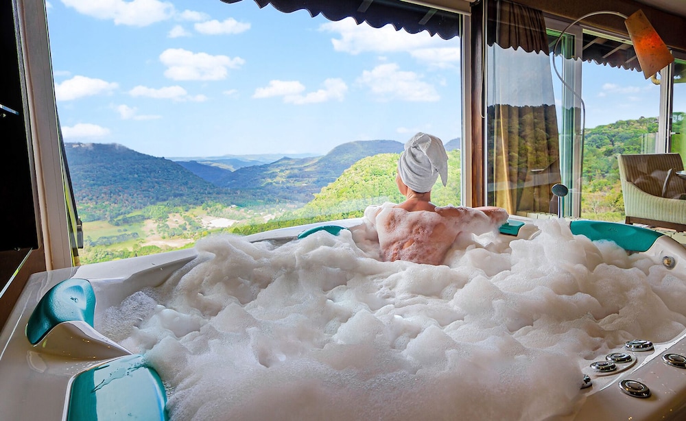 Superior Suite, Valley View thumbnail 6