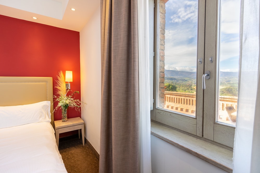 Standard Suite, Garden View photo 2