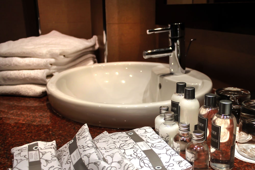 Standard Double Room, Pool View - Photo 4