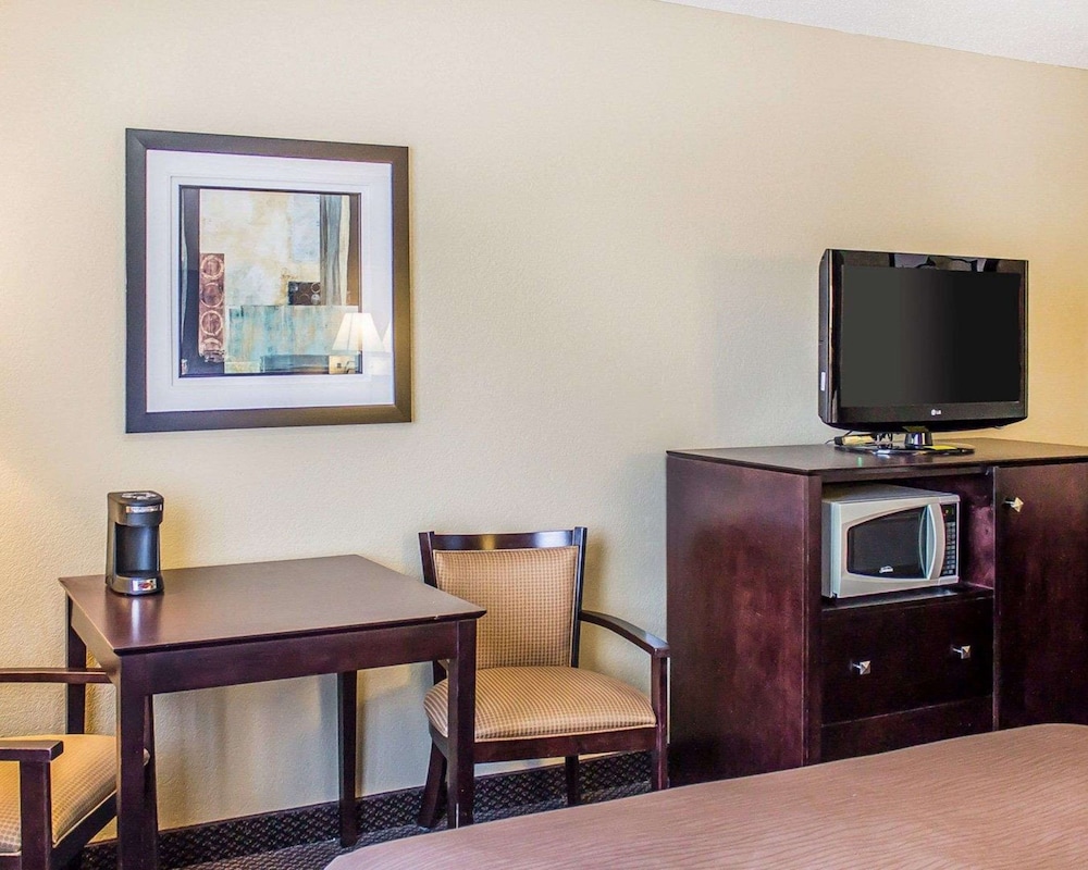 Standard Room, 2 Queen Beds, Accessible, Non Smoking - Photo 1
