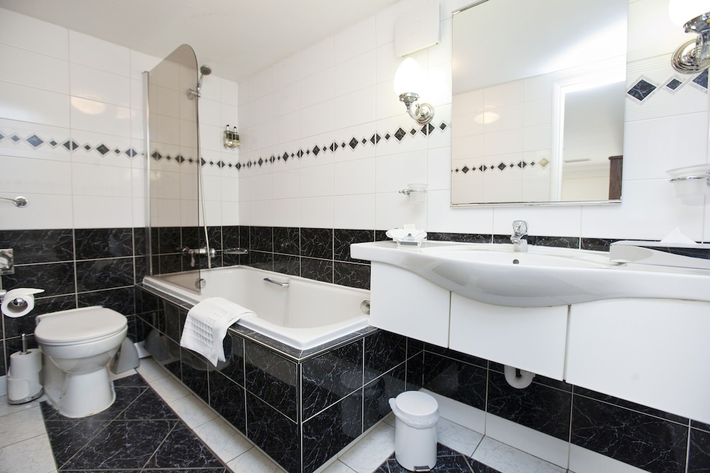 Double Or Twin Room, Garden View - Photo 8