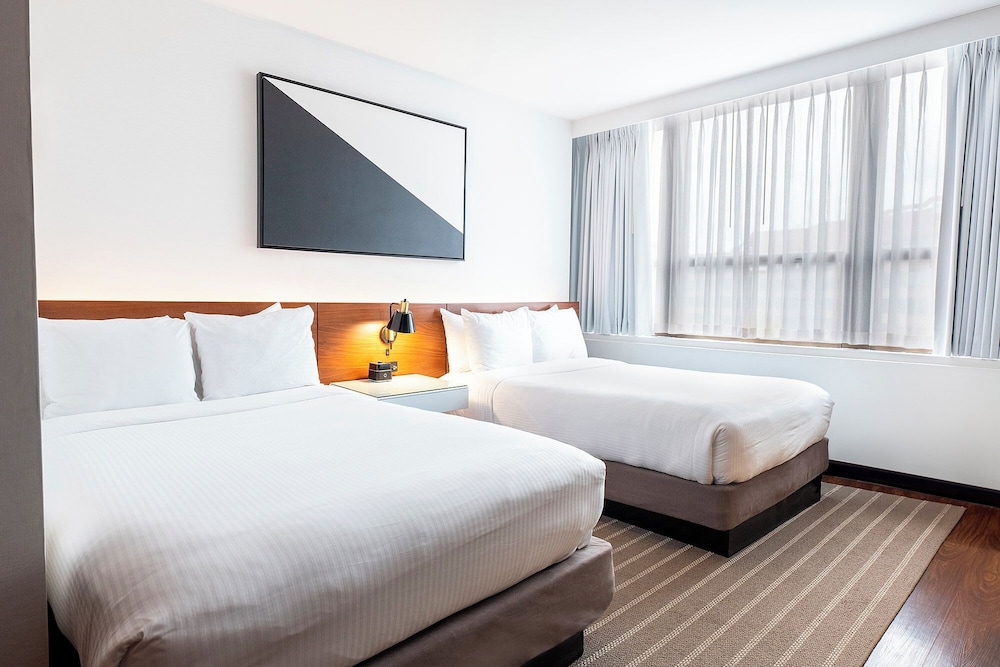 Executive Suite, 2 Double Beds - Photo 2