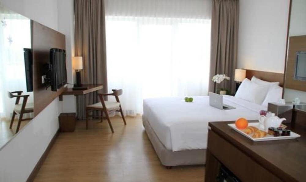 Deluxe King Room photo 3