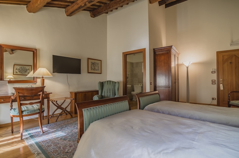 Superior Double Room, 2 Twin Beds - Photo 5