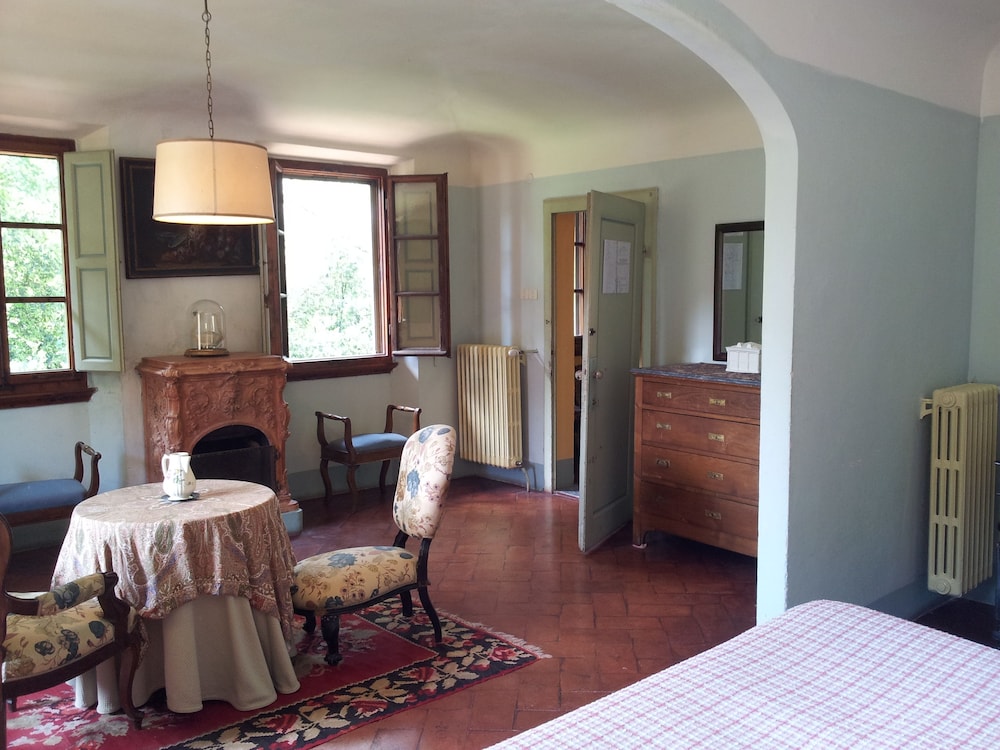 Family Triple Room, 1 Queen Bed, Private Bathroom photo 1
