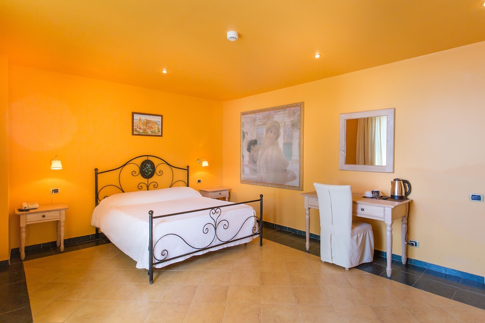 Deluxe Double Room, 1 Double Bed, Sea View, Sea Facing