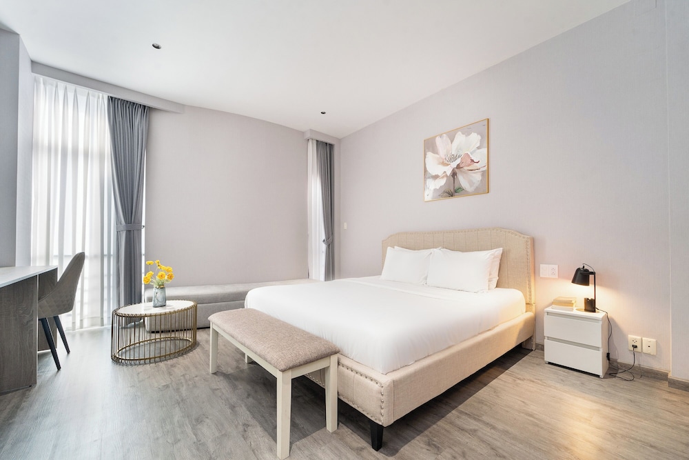 Deluxe Room, City View