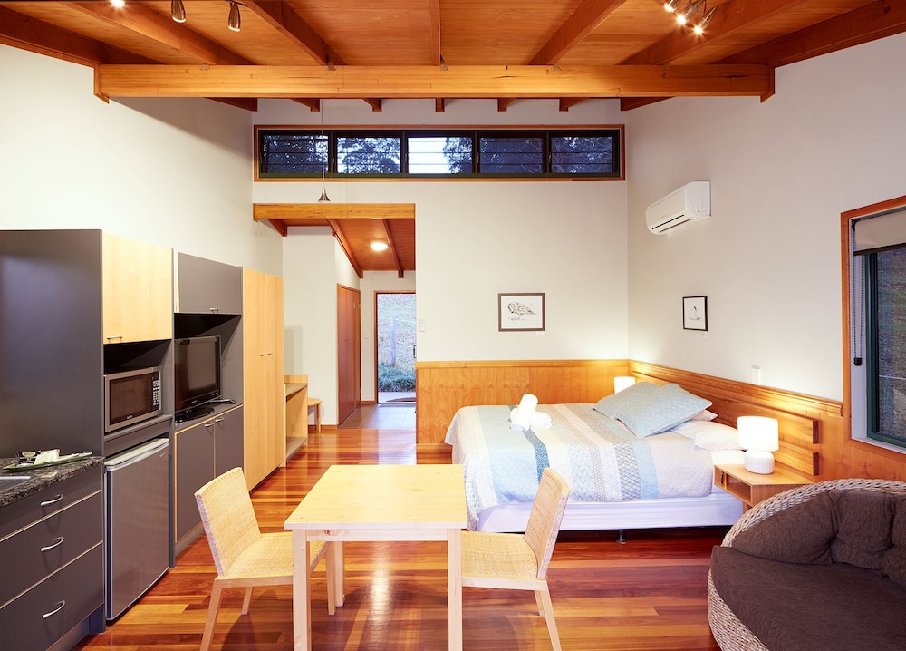 Standard Studio, Non Smoking, Kitchenette (Valley Views) photo 2
