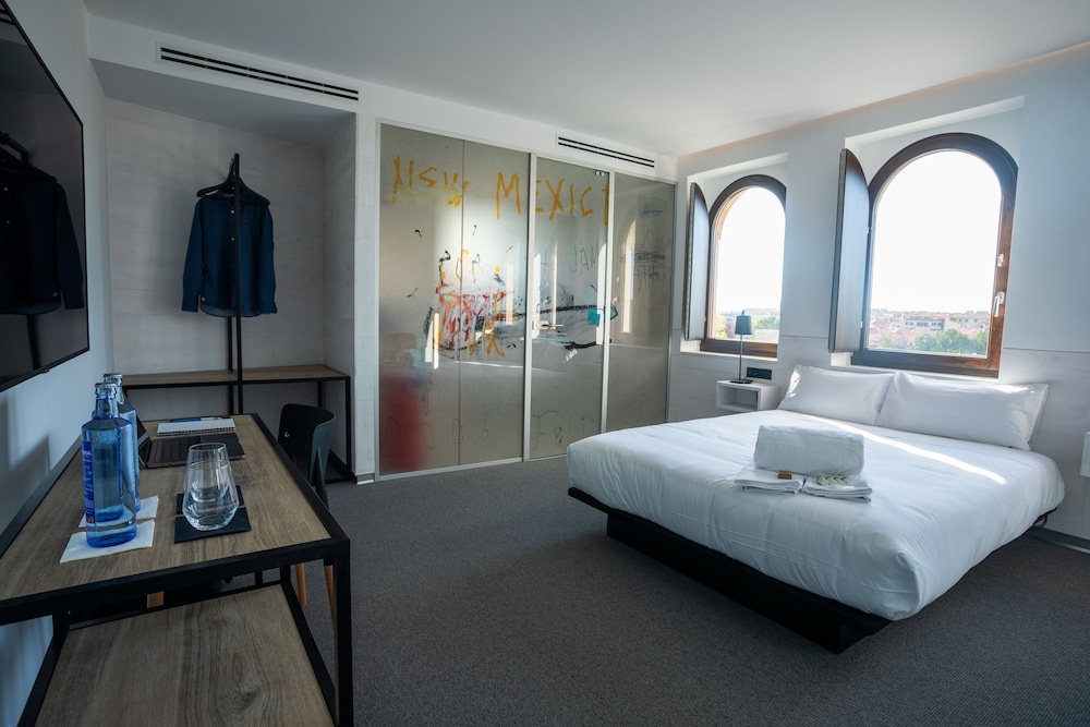 Double or Twin Room - Photo 1