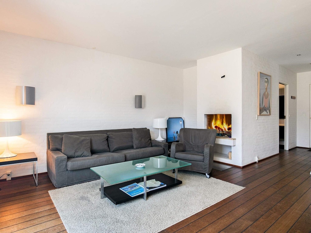 Classic Apartment, 3 Bedrooms photo 3