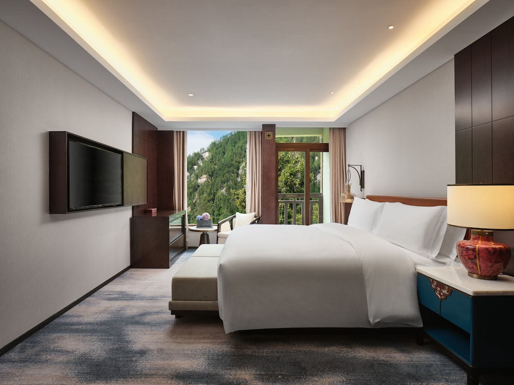 Suite, 2 Bedrooms, Balcony (Dining, Balcony) photo 1