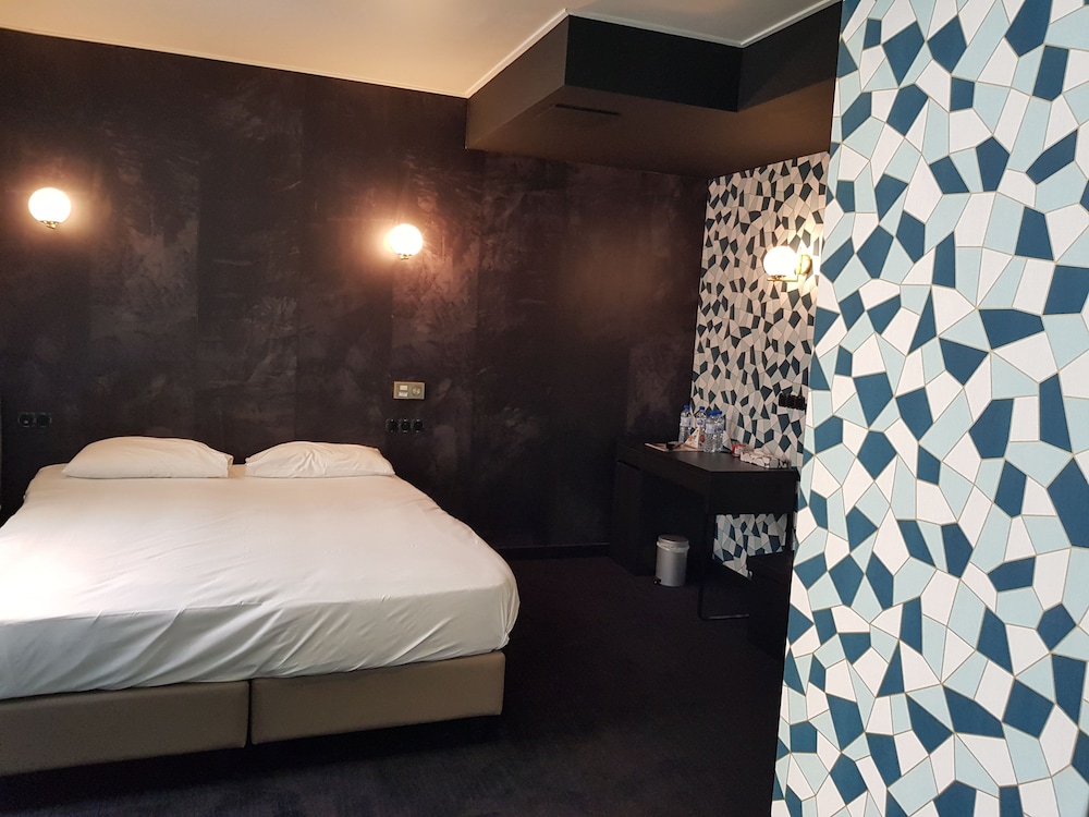 Deluxe Room - Photo 3