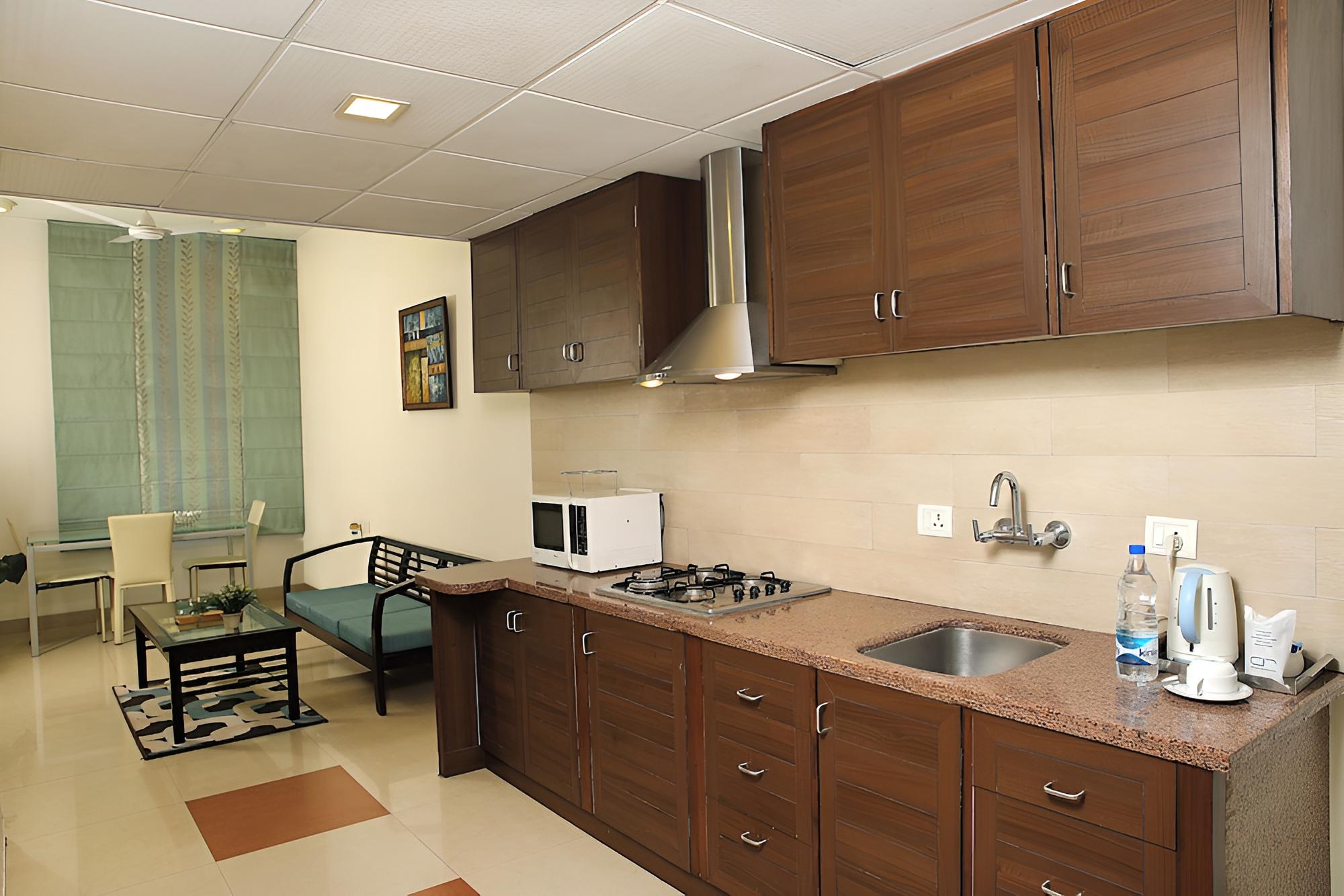 Suite Room - Photo 4