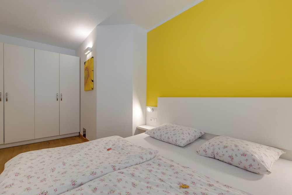 Family Apartment, 1 Bedroom, Mountainside (Wellness Suite Sunflower) photo 2