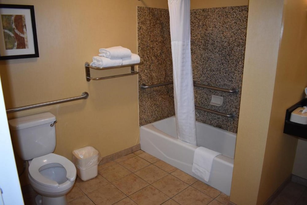 Suite, 2 Queen Beds, Accessible, Non Smoking - Photo 5