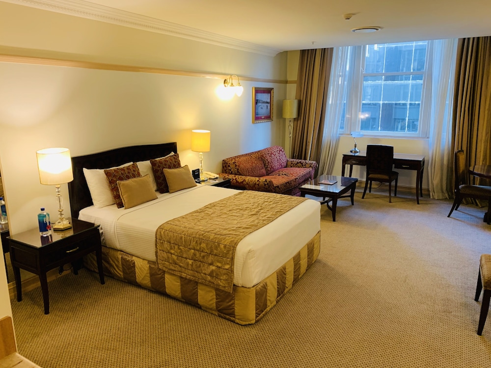 Deluxe Room - Photo 5