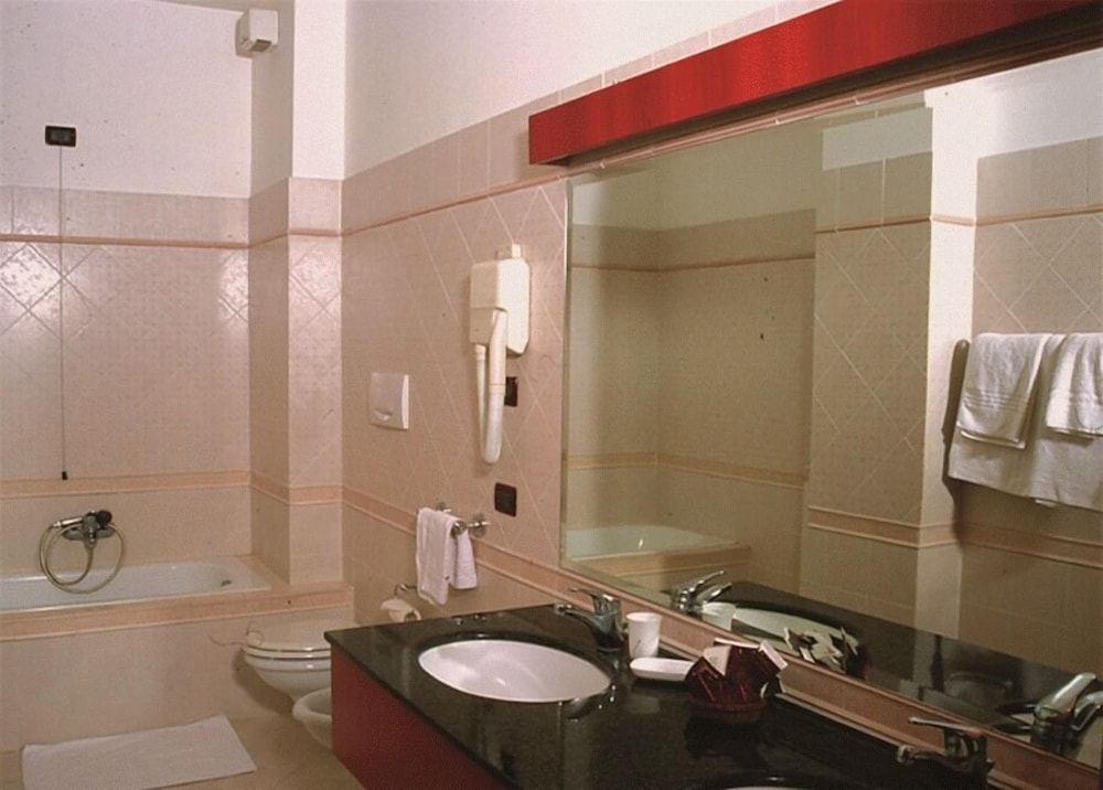 Standard Double or Twin Room photo 2