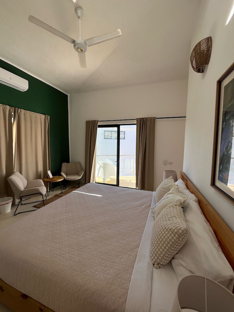 Comfort Room, Ocean View