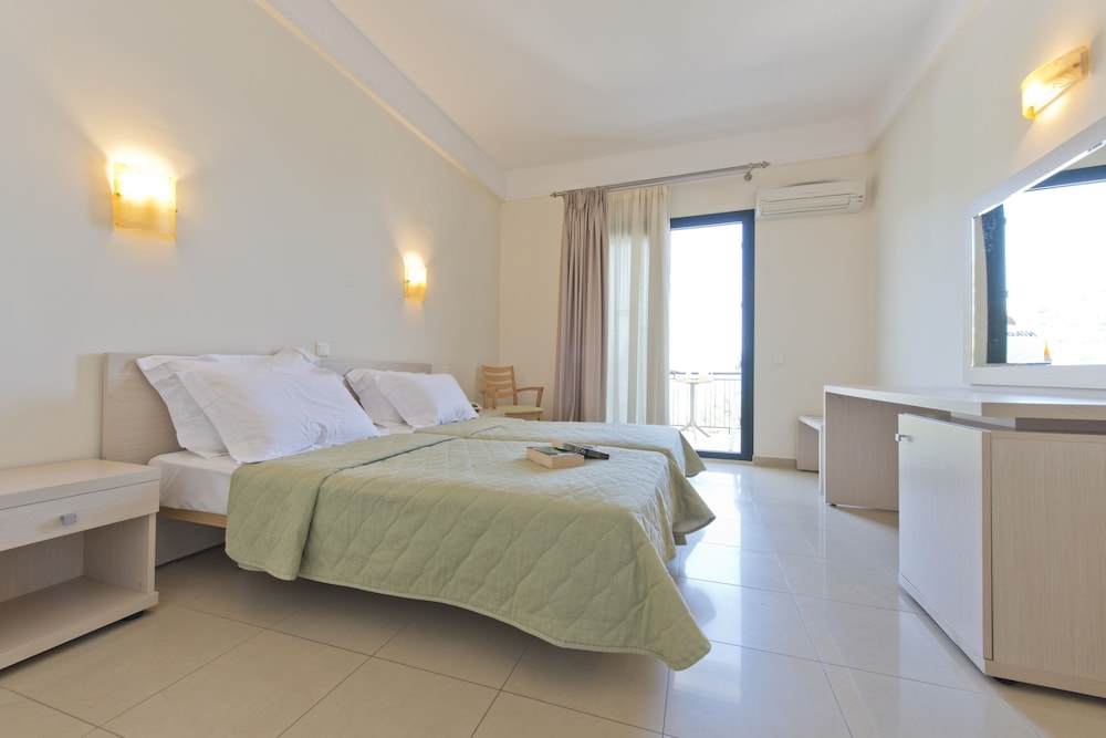 Suite, Sea View
