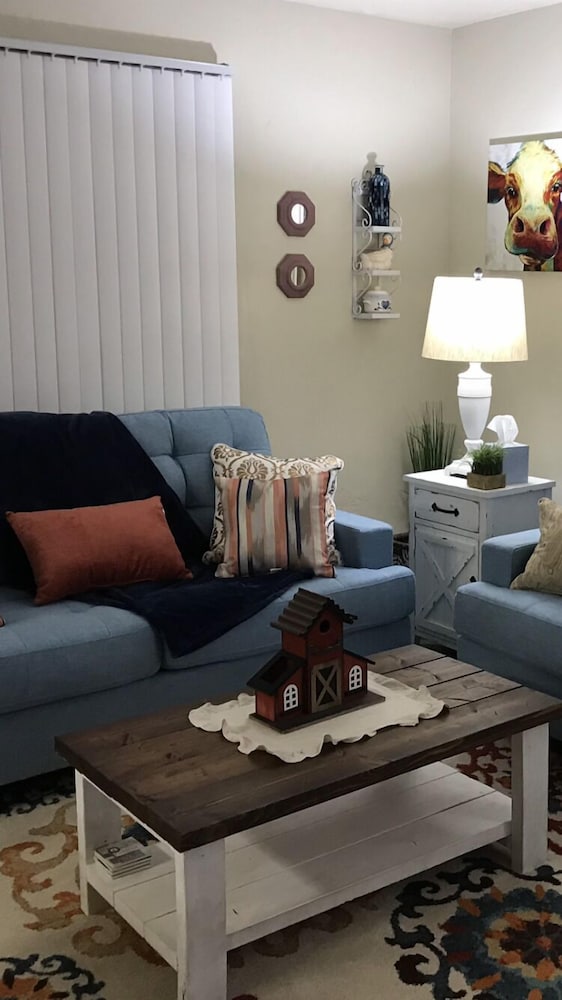 Premium Condo, 1 Bedroom, Kitchen (Unit W7) photo 2