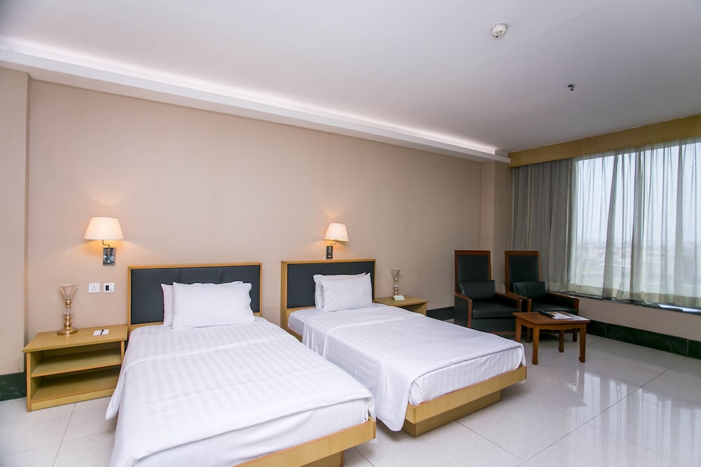 Classic Twin Room, 2 Twin Beds, City View photo 1