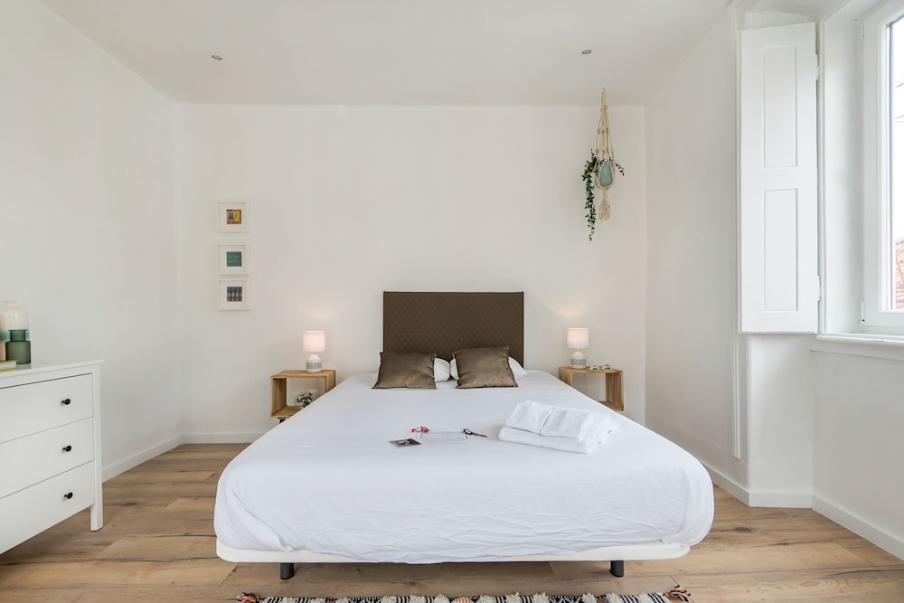 Double Room, Shared Bathroom, Balcony (Q44) photo 1