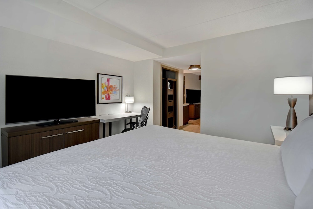 Suite, 1 Bedroom, Accessible, Bathtub - Photo 8