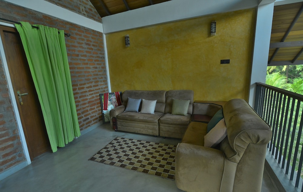 Family Room photo 2
