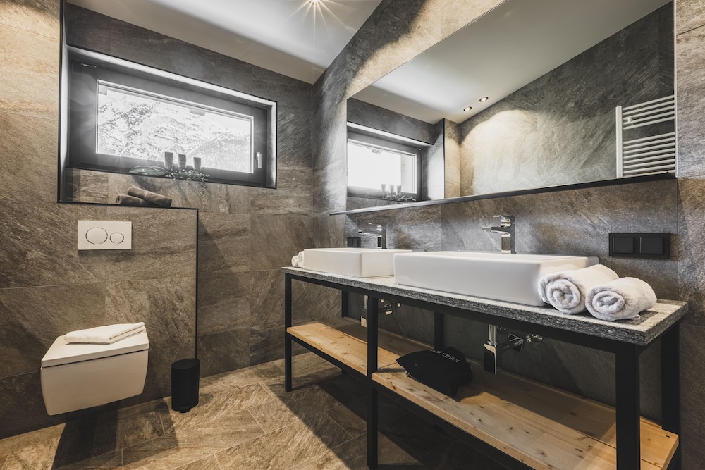 Deluxe Chalet photo 2
