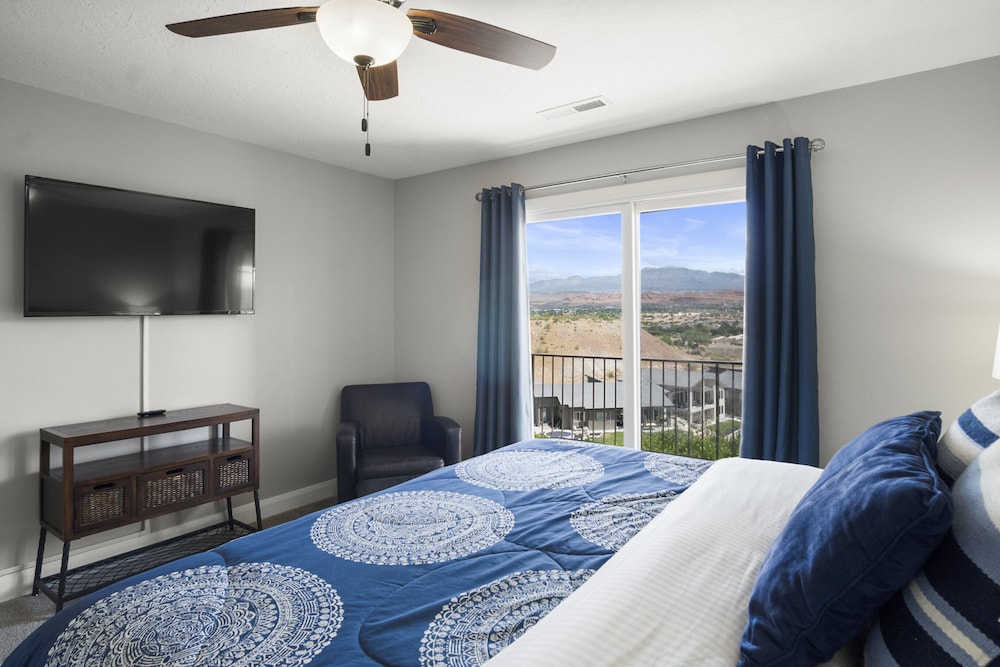 Condo, Multiple Beds, Balcony, Mountain View photo 2