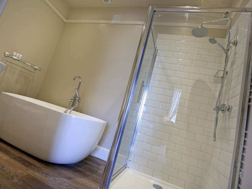 Luxury Double Room, Ensuite - Photo 6