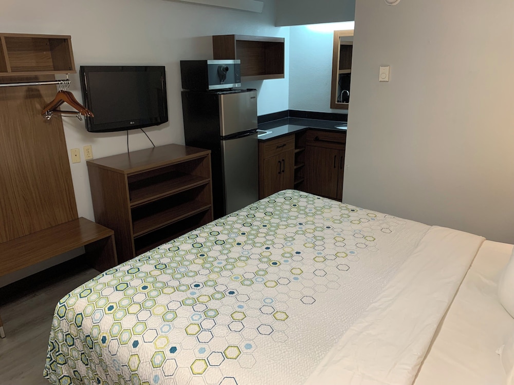 Studio, 1 King Bed, Non Smoking - Photo 5
