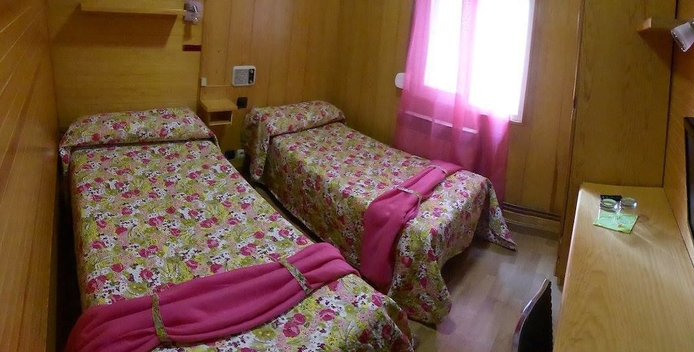 Triple Room photo 2