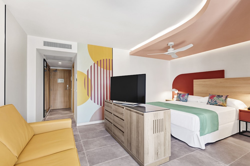 Double Room, Balcony (Large) photo 2
