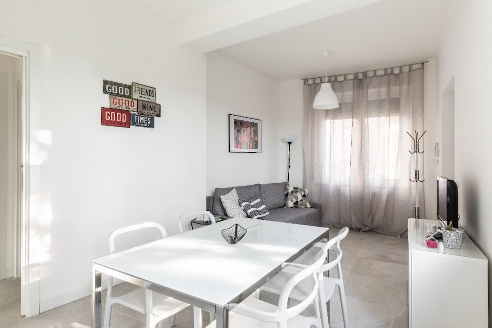 Apartment photo 1