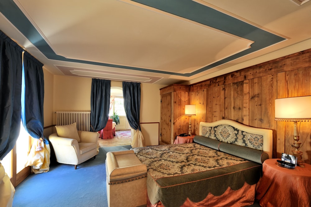 Luxury Suite photo 2